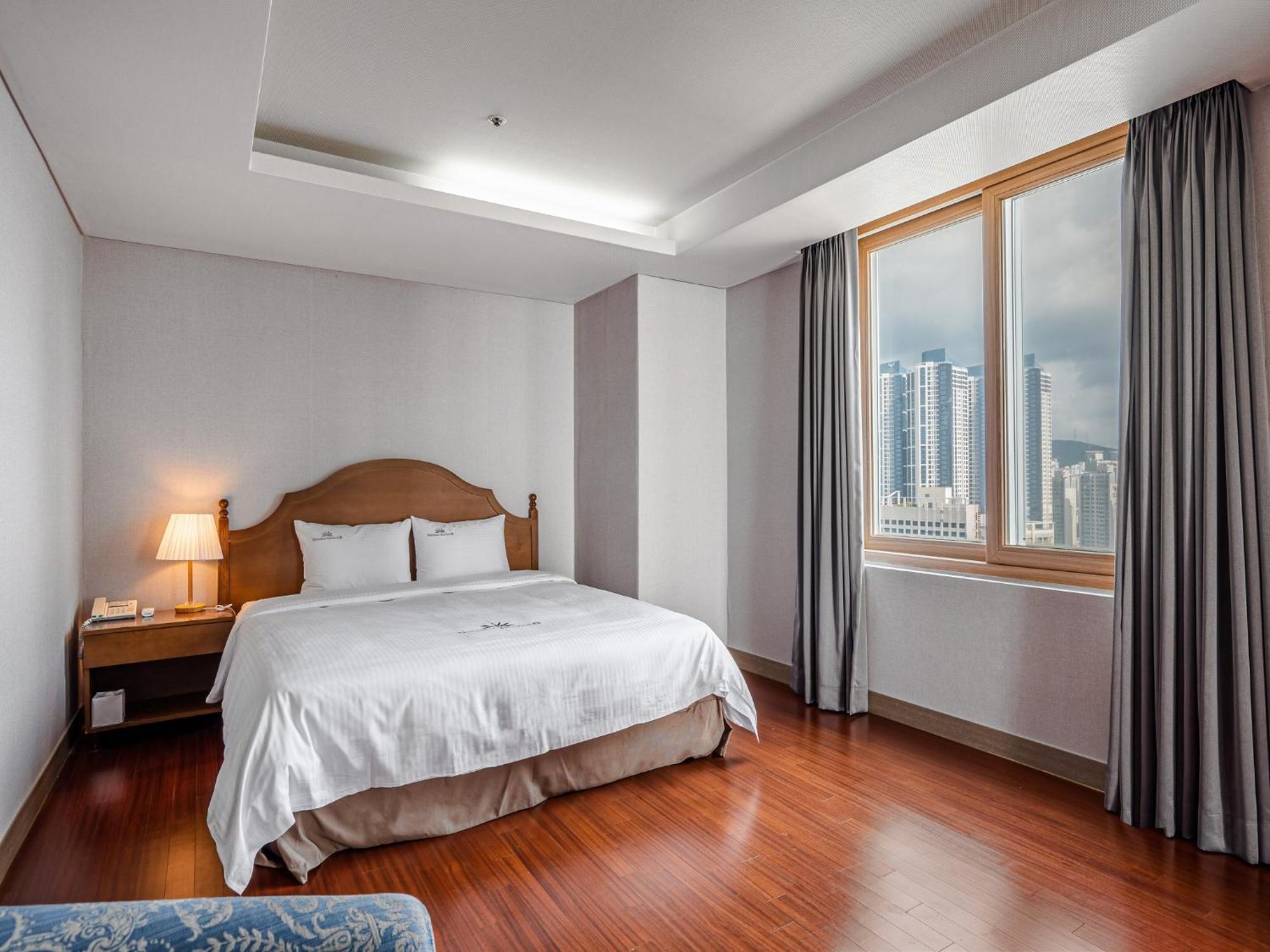 Haeundae Seacloud Hotel Residence Пусан Екстериор снимка