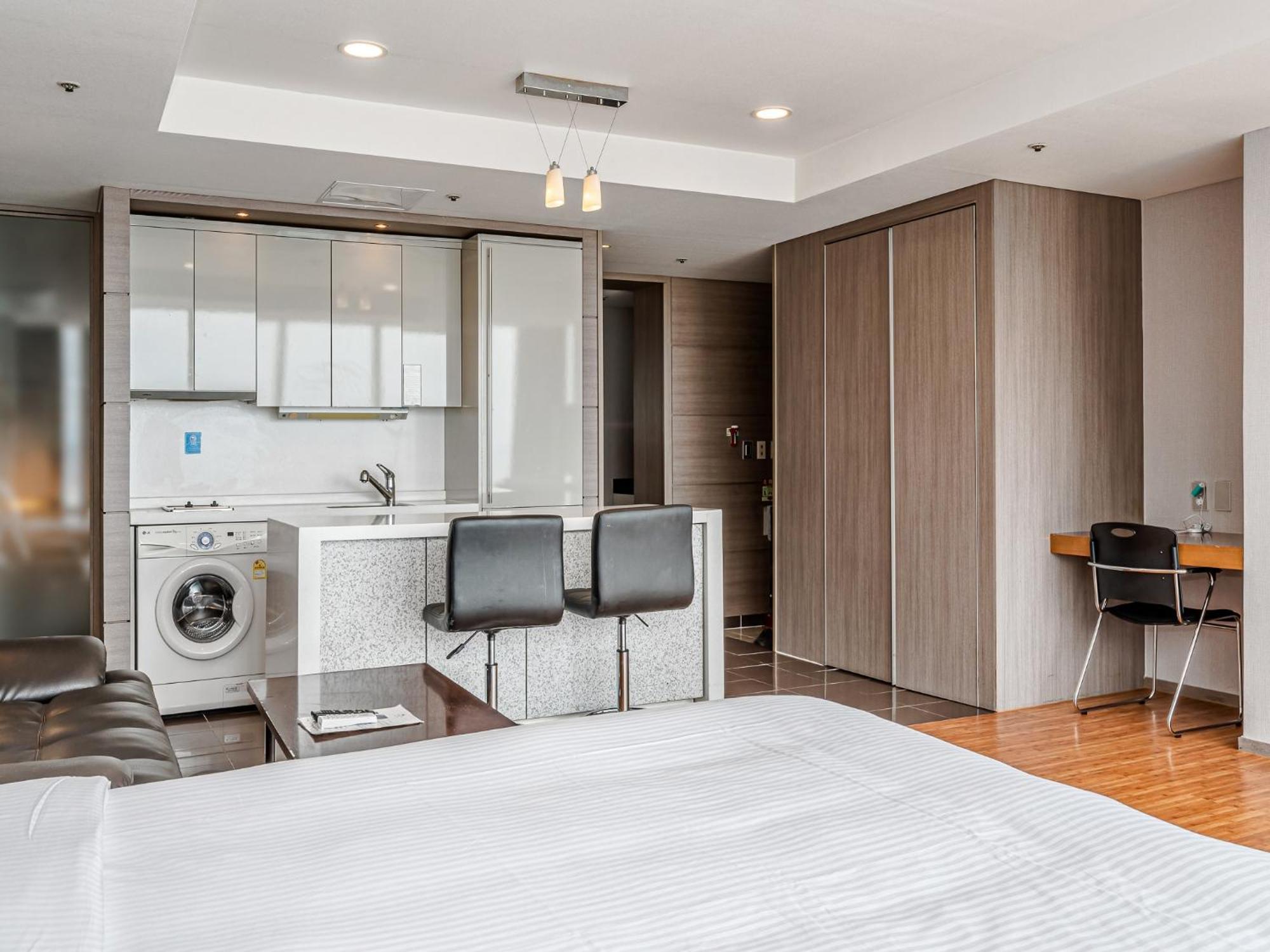 Haeundae Seacloud Hotel Residence Пусан Екстериор снимка