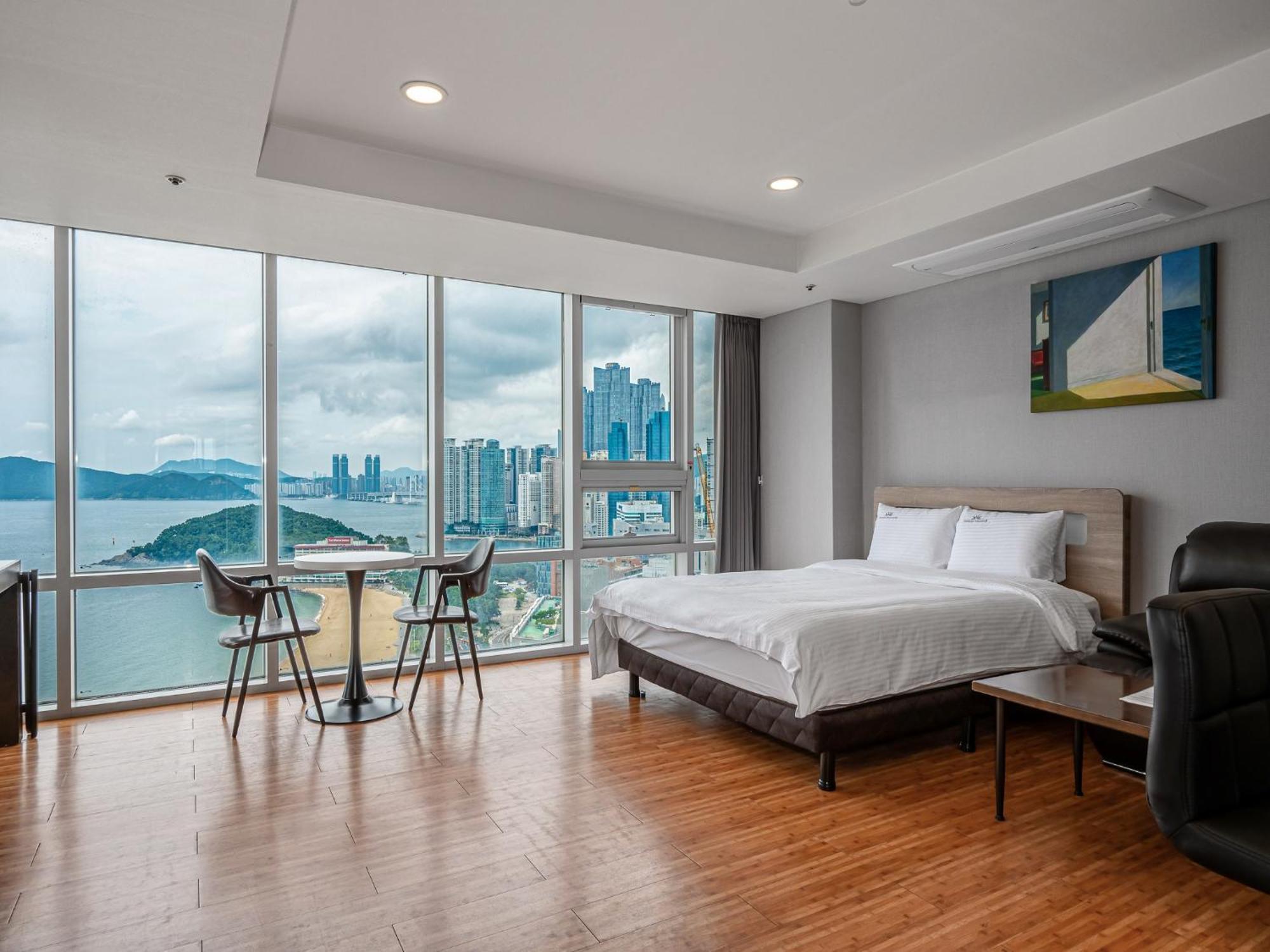 Haeundae Seacloud Hotel Residence Пусан Екстериор снимка