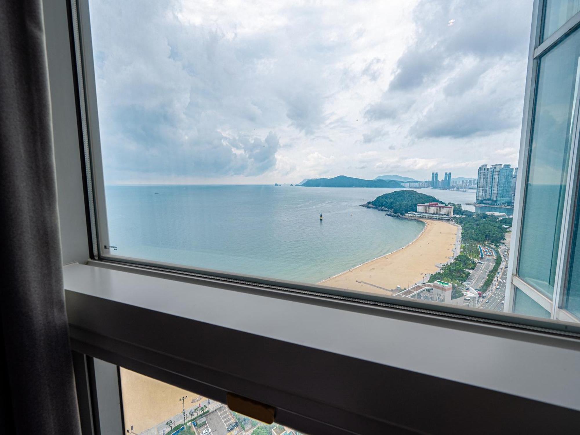 Haeundae Seacloud Hotel Residence Пусан Екстериор снимка