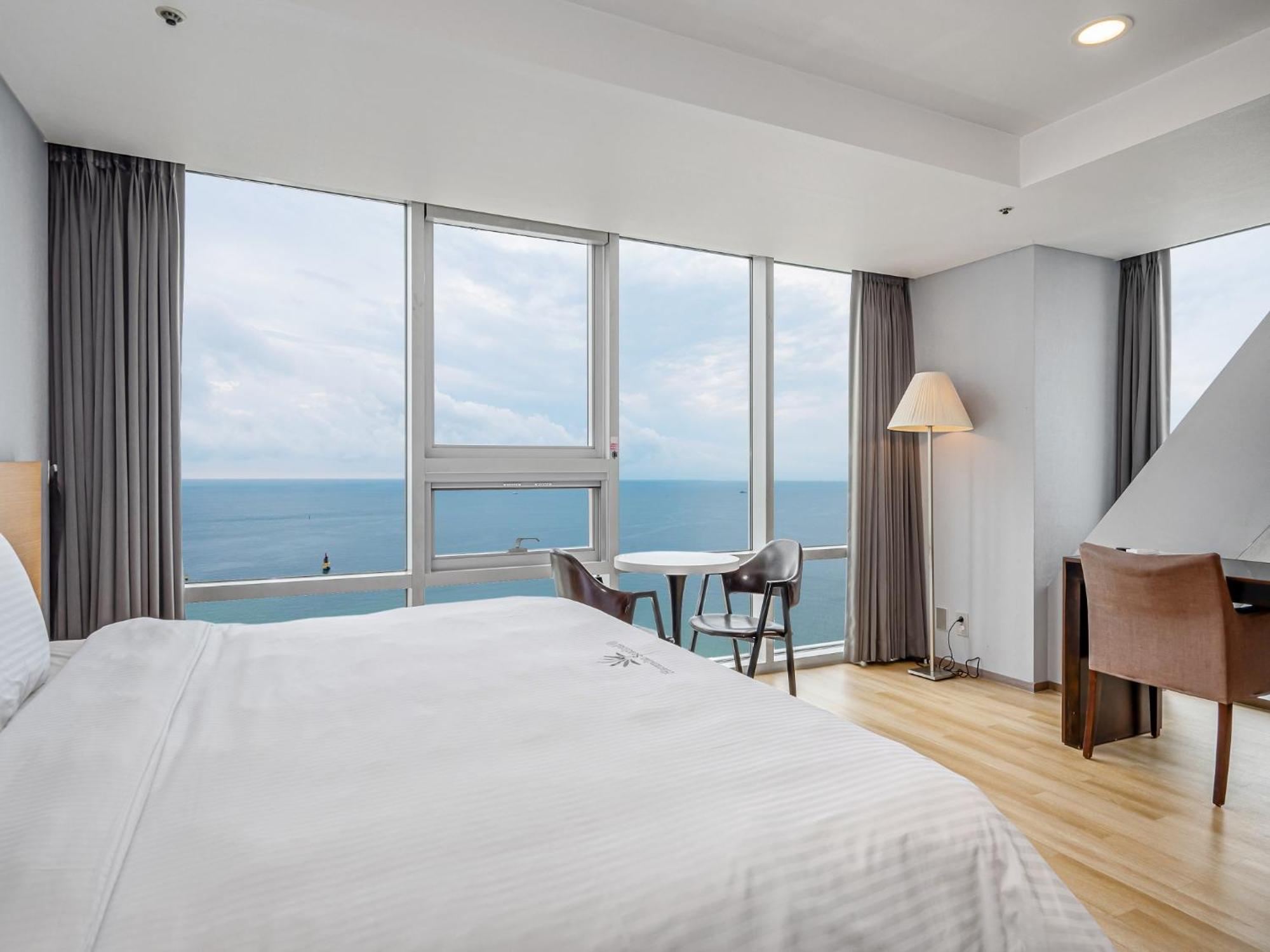 Haeundae Seacloud Hotel Residence Пусан Екстериор снимка