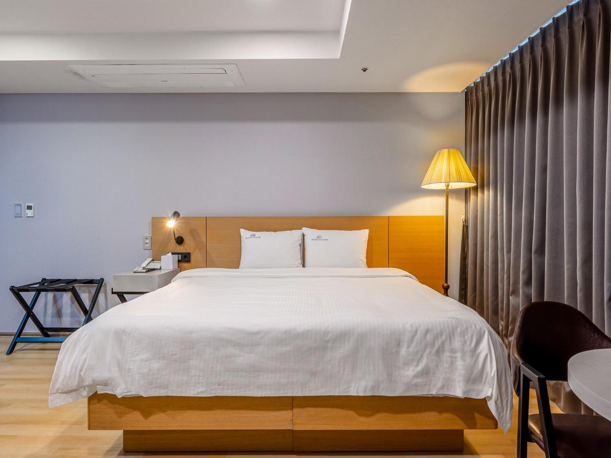 Haeundae Seacloud Hotel Residence Пусан Екстериор снимка