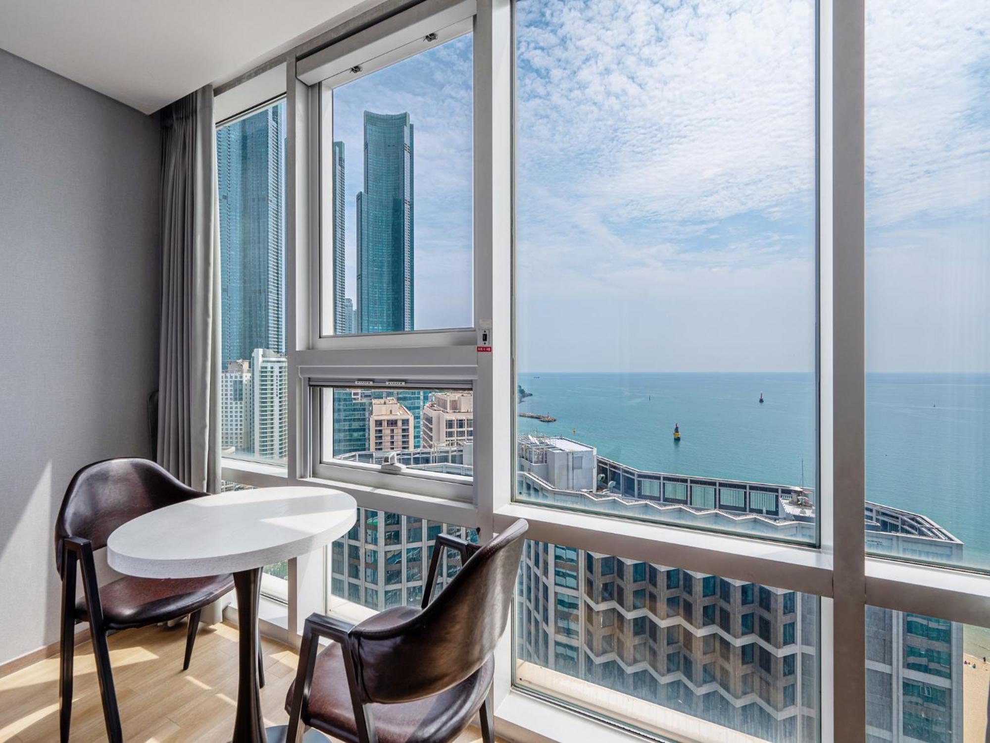 Haeundae Seacloud Hotel Residence Пусан Екстериор снимка