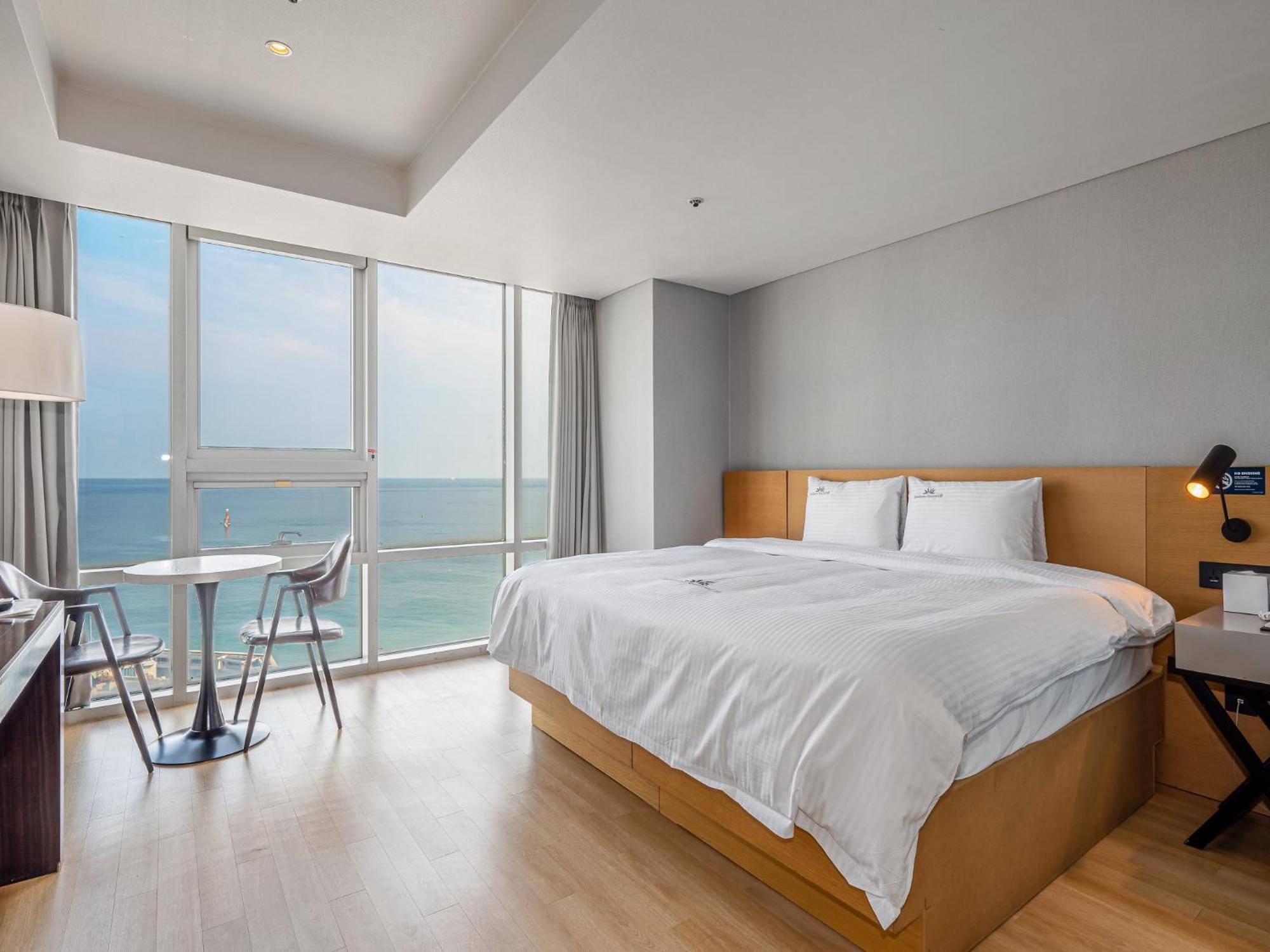Haeundae Seacloud Hotel Residence Пусан Екстериор снимка